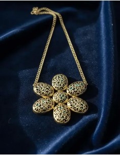 Collar Corto Roseta Metal...