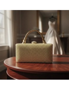Clutch Cartera Asa Dorada...