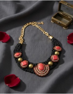 Collar Corto Negro Trenzado...
