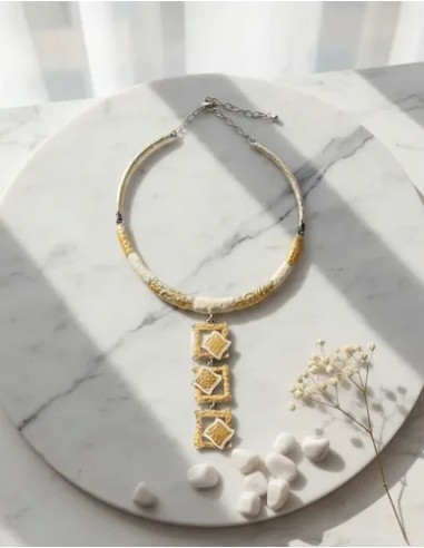 Collar Corto Metal Amarillo Detalle...