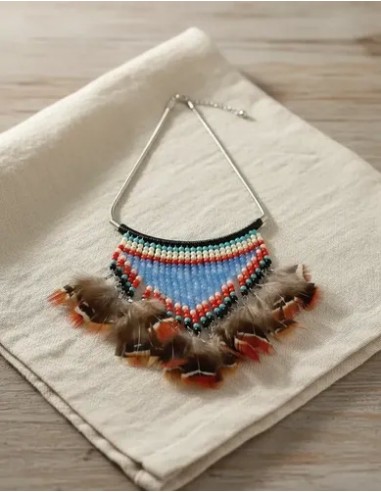 Collar Con Mostacillas Plumas Lila