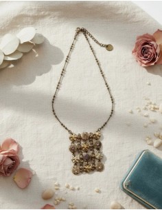 Collar Cuadrado Con...