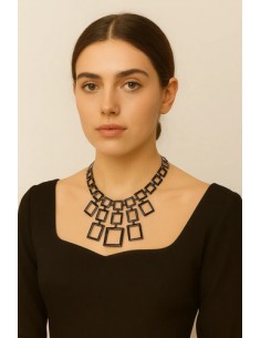 Collar En V De Cuadrados... 2