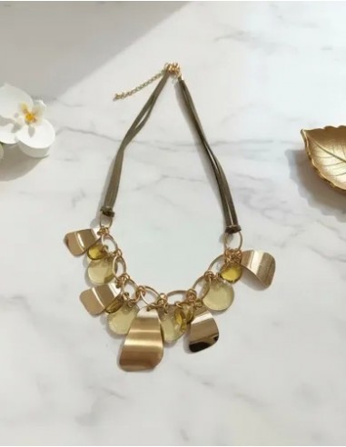Collar Verdoso Con Dijes Colgantes...