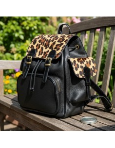Mochila Negra Cuero Tapa...