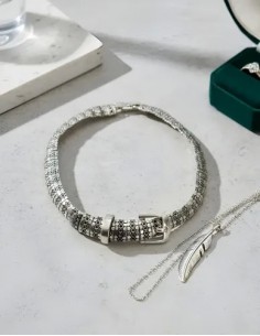 Collar Corto Tipo Cinto...