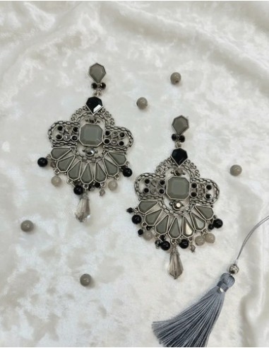 Aros Largos Metal Con Perlas Gris...
