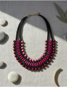 Collar Corto Negra Con...