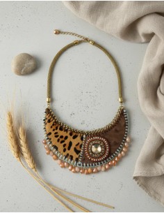 Collar Corto Aplique Animal...